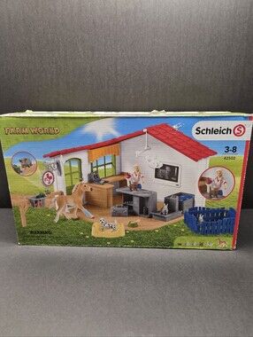 Schleich Farm World Veterinary Clinic With Pets & Box 42502 See Description!